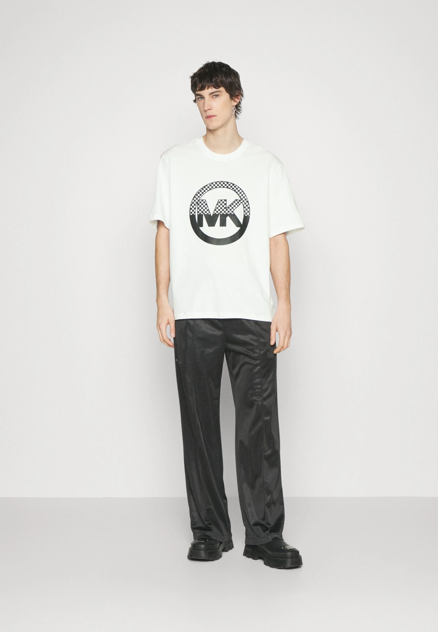 Michael Kors Checker Charm Tee - Print T-Shirt - White 2 Michael Kors Checker Charm Tee - Print T-Shirt - White - Image 2