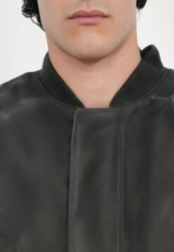 Han Kjøbenhavn OVERSIZED PADDED JACKET - Bomber Jacket - Ash Grey 14 Han Kjøbenhavn OVERSIZED PADDED JACKET - Bomber Jacket - Ash Grey -Indicode Men Wear Shop 1fe9a7e87d9f4b499667fe6cccd08fad