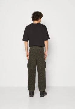 AllSaints Trebbi Trouser - Cargo Trousers - Shaded Green -Indicode Men Wear Shop 24ceecea5b3d47bd96b3e4335964eec5