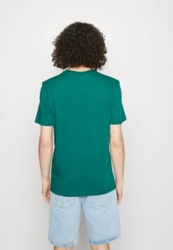 Wrangler Sign Off Tee - Basic T-Shirt - Bayberry Green 8 Wrangler Sign Off Tee - Basic T-Shirt - Bayberry Green -Indicode Men Wear Shop 24d3884a80884498a3df9bf05844de3d