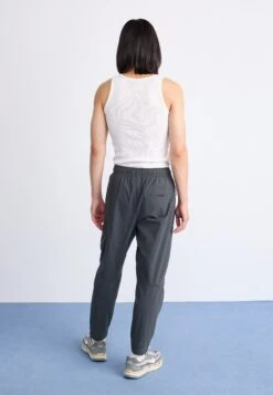 Nike Sportswear PANT - Tracksuit Bottoms - Anthracite Black -Indicode Men Wear Shop 2573ac7e0fdc4beeab5fdf55666c11b1