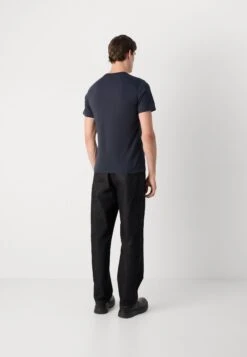 Barbour International SMALL LOGO - Basic T-shirt - Dark Navy -Indicode Men Wear Shop 360a21e30ce04ab8a05915b78bc2979d