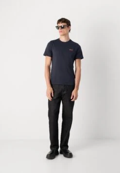 Barbour International SMALL LOGO - Basic T-shirt - Dark Navy -Indicode Men Wear Shop 363f2c2cfdf241219d649e2ca7cdb44c