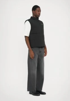 Holzweiler DAFF - Waistcoat - Black -Indicode Men Wear Shop 3da69cb7b46d4bc382f4c2695c98e318