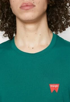 Wrangler Sign Off Tee - Basic T-Shirt - Bayberry Green 11 Wrangler Sign Off Tee - Basic T-Shirt - Bayberry Green -Indicode Men Wear Shop 40f4c7162a8345bdb1c534675d96b92d