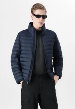 Calvin Klein CHANNELED PUFFER - Light Jacket - Dark Sapphire 11 Calvin Klein CHANNELED PUFFER - Light Jacket - Dark Sapphire -Indicode Men Wear Shop 424e20a4120e48fb9ec50463c7fd2fe7