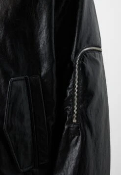 Holzweiler Reb Jacket - Faux Leather Jacket - Black -Indicode Men Wear Shop 47f7de33c6ef4bccbf26a29f2d355513