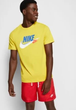 Nike Sportswear M Club Wvn Lnd Flow - Shorts - University Red/White -Indicode Men Wear Shop 54e55aa7ed79404d86bb4dfafad07f05