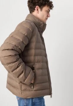 Calvin Klein Jeans Light Jacket - Morel -Indicode Men Wear Shop 56067786fb6c46279d093e53db5ba7c6