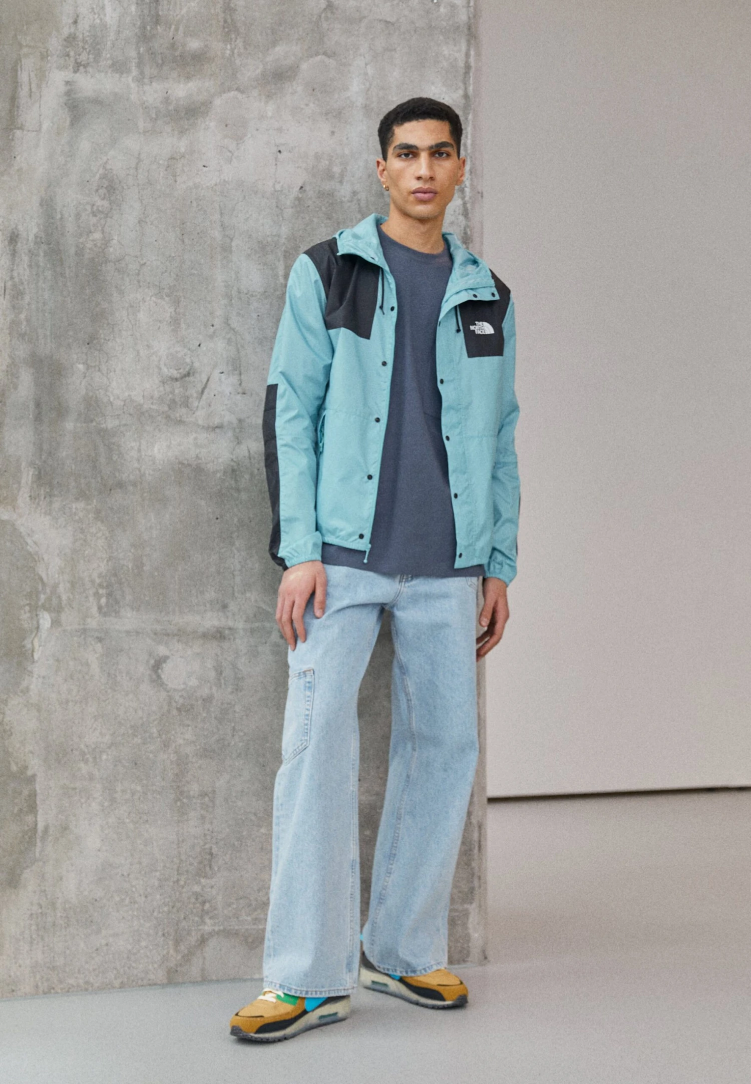 The North Face Seasonal - Windbreaker - Reef Waters 2 The North Face Seasonal - Windbreaker - Reef Waters - Image 2