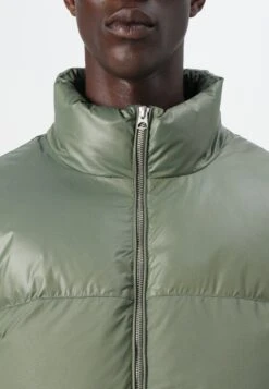 Replay WINTER PUFFER - Winter Jacket - Army Green -Indicode Men Wear Shop 5acb473d5a884275afd8af381db7e042