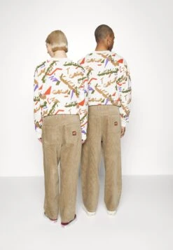 Santa Cruz Big Pants Unisex - Trousers - Khaki -Indicode Men Wear Shop 5c068bdfd81348c6bad04adc8824c6c2