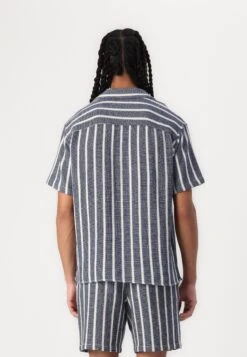Jack & Jones JORCOBA STRIPE RESORT - Shirt - Ocean Cavern -Indicode Men Wear Shop 5e18e579ae2d41a88c2b28f2d6b935eb