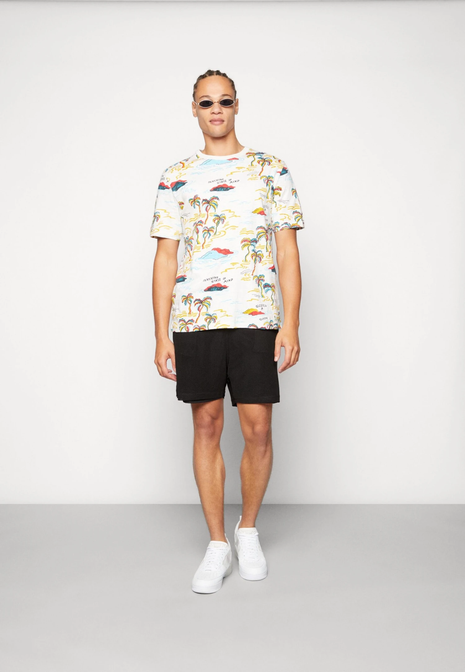 Scotch & Soda Palm Printed Crewneck - Print T-Shirt 2 Scotch & Soda Palm Printed Crewneck - Print T-Shirt - Image 2