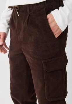 Pier One CORDUROY CARGO - Cargo Trousers - Brown -Indicode Men Wear Shop 65ae23d229bd4439a55426f7076d5c71