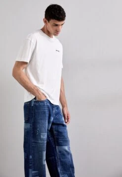 Palm Angels PAXLATIMES NEWS - Straight Leg Jeans - Denim Medium Blue -Indicode Men Wear Shop 682fbaadf74b4bc1bc405d97f97c6fc7