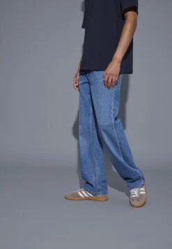 Blend BHFLAKE LOOSE FIT - Relaxed Fit Jeans - Denim Middle Blue 20 Blend BHFLAKE LOOSE FIT - Relaxed Fit Jeans - Denim Middle Blue -Indicode Men Wear Shop 6c8db9cb259248be9e1f0cfb702b8f60