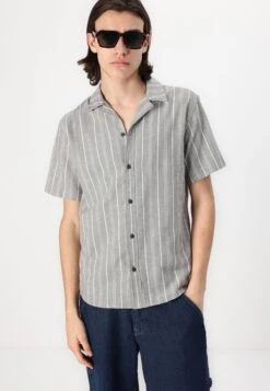 Tom Tailor STRIPED SHIRT - Shirt - Olive/white -Indicode Men Wear Shop 6dce6f26583d4c14b74c50c512cd9725