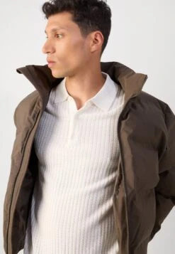 Lindbergh CROPPED SEAMLESS PUFFER JACKET - Winter Jacket - Khaki -Indicode Men Wear Shop 74579dbf4bb34c58aee0fc596f4248e0