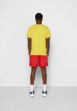 Nike Sportswear M Club Wvn Lnd Flow - Shorts - University Red/White -Indicode Men Wear Shop 7ce62d18eab84c4084bc8843099f9c5e