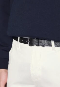 Lindbergh Classic Stretch Belt - Chinos - Cream White 9 Lindbergh Classic Stretch Belt - Chinos - Cream White -Indicode Men Wear Shop 8308970a93c54044b583075724f17aed
