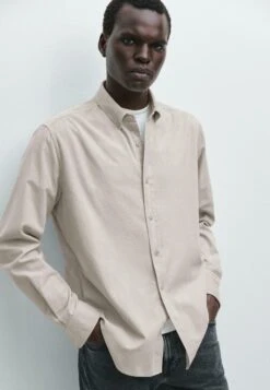 Massimo Dutti REGULAR FIT NEEDLECORD - Shirt - Sand