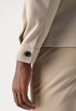 Lindbergh SUPERFLEX OVER - Summer Jacket - Light Stone -Indicode Men Wear Shop 897a3989a145459b8d61b3caa57153d5