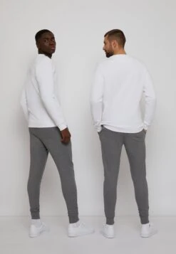 Lyle & Scott Crew Neck - Sweatshirt - White -Indicode Men Wear Shop 8c136ee60a114479811de5ae38efaa04