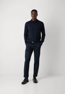 Scotch & Soda CORE DROPPED SHOULDER MOCK NECK - Jumper - Night 14 Scotch & Soda CORE DROPPED SHOULDER MOCK NECK - Jumper - Night -Indicode Men Wear Shop 8e3b32ed85f24312866740db2b34aa55