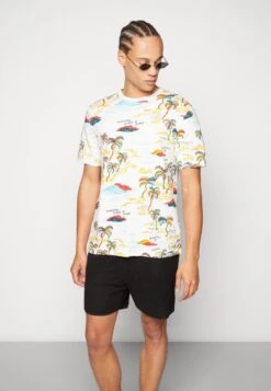 Scotch & Soda Palm Printed Crewneck - Print T-Shirt 9 Scotch & Soda Palm Printed Crewneck - Print T-Shirt -Indicode Men Wear Shop 8fbee9b446614d5b9f73315a07d4192c