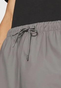 Rains Pants Regular Unisex - Tracksuit Bottoms - Grey -Indicode Men Wear Shop 962b0a8fa41a4f7b9d1a9c254e68e13f