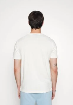 Scotch & Soda Dyed Pocket Tee - Basic T-Shirt - Off-White -Indicode Men Wear Shop 9988e1a58bcd426f81c71154f578e5c4
