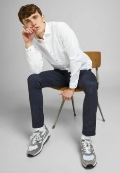 Jack & Jones Chinos - Navy Blazer -Indicode Men Wear Shop 9a03675d78f04137a061f5882ac62ae9