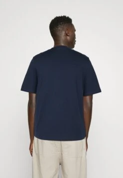 Jack & Jones ZURI 2 PK - Print T-shirt - Navy Blazer Pack W White 8 Jack & Jones ZURI 2 PK - Print T-shirt - Navy Blazer Pack W White -Indicode Men Wear Shop 9a12fa0f741444ed9a0a91df361cfb7e