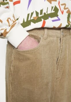 Santa Cruz Big Pants Unisex - Trousers - Khaki -Indicode Men Wear Shop 9c0fb15f6c0042a4a809bd23b95cac03