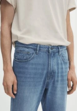 Massimo Dutti Tapered Fit Mid Bleach- Slim Fit Jeans - Blue -Indicode Men Wear Shop 9c9e5d3a02c74a72a0c032aa821330e4