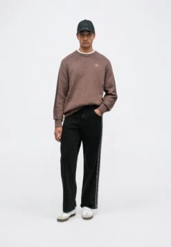 Adidas Originals CREW - Jumper - Earth Strata -Indicode Men Wear Shop a59d0861fe2c4644b8dc9e319283b5cb