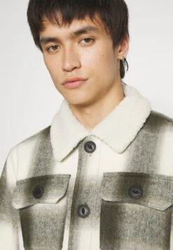 BRAVE SOUL Summer Jacket - Green/Beige 9 BRAVE SOUL Summer Jacket - Green/Beige -Indicode Men Wear Shop a6976f0da1024949aede715395d51c0d