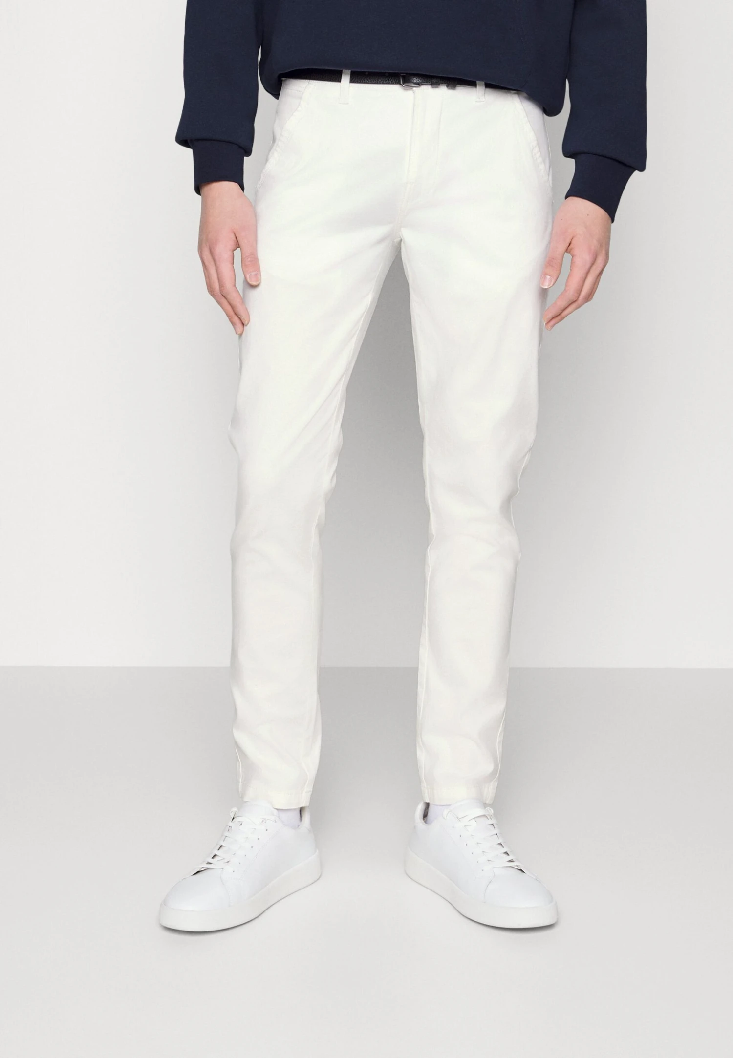 Lindbergh Classic Stretch Belt - Chinos - Cream White 1 Lindbergh Classic Stretch Belt - Chinos - Cream White