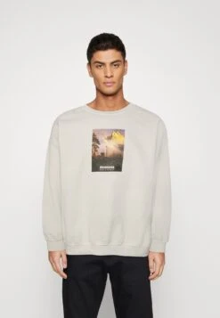 BDG Urban Outfitters Montana Unisex- Sweatshirt - Ecru