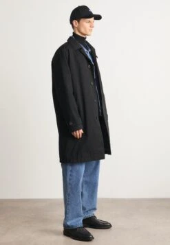 Hugo MAVER - Classic Coat - Black