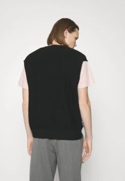 Kaiden - Jumper - Black -Indicode Men Wear Shop c9ade8bd2ae044bab0d7f07c59c3cc87