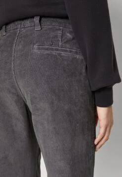 Abercrombie & Fitch Pant Corduroy - Chinos - Grey -Indicode Men Wear Shop cc795688e5b846b186bb7be16b479a44