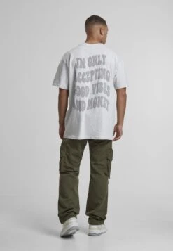 TARO PANTS - Cargo Trousers - Khaki -Indicode Men Wear Shop d1bc48c4c0984622a78bedb2ed37c609