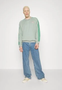 Adidas Originals Sweatshirt - Green -Indicode Men Wear Shop d3e9cd2d89f1488a99c4fb672e60e260