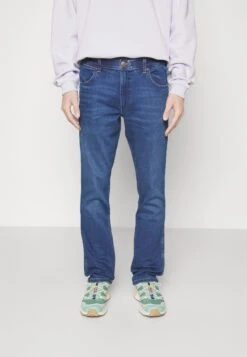 Wrangler Greensboro - Straight Leg Jeans - Olympia