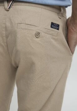 FQSNORRE REGULAR FIT - Chinos - Coriander -Indicode Men Wear Shop e34472f4a01d4b9685f9cb8d2b779a47