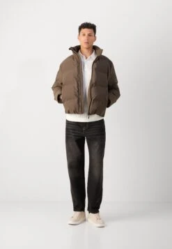 Lindbergh CROPPED SEAMLESS PUFFER JACKET - Winter Jacket - Khaki -Indicode Men Wear Shop e92bf163be10421e824cbff7a4069e39