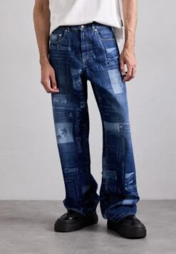 Palm Angels PAXLATIMES NEWS - Straight Leg Jeans - Denim Medium Blue