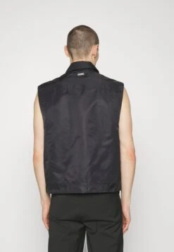 Han Kjøbenhavn Waistcoat - Black -Indicode Men Wear Shop edc7ec1952b34ab6ab452d6e24cdc542